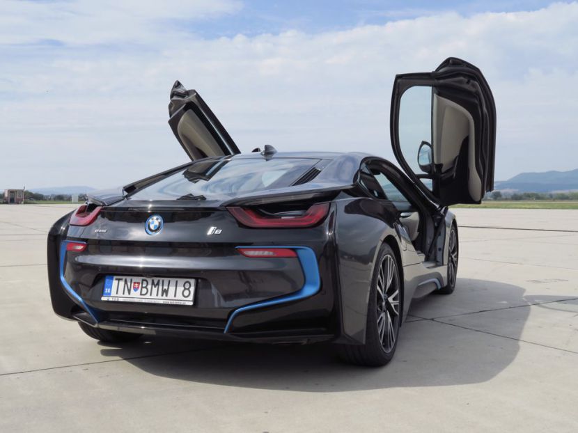 BMW i8