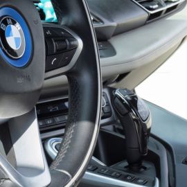 BMW i8 - interiér